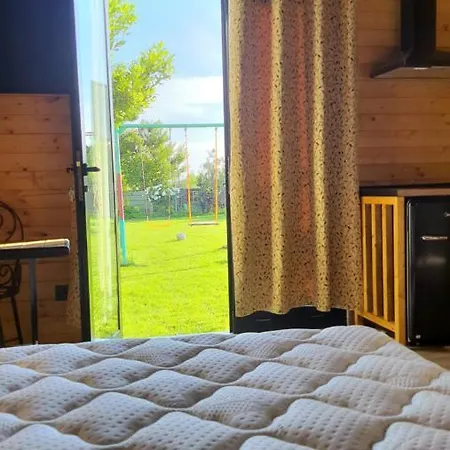 Margjelo's Twin In The Garden منزل ريفي *