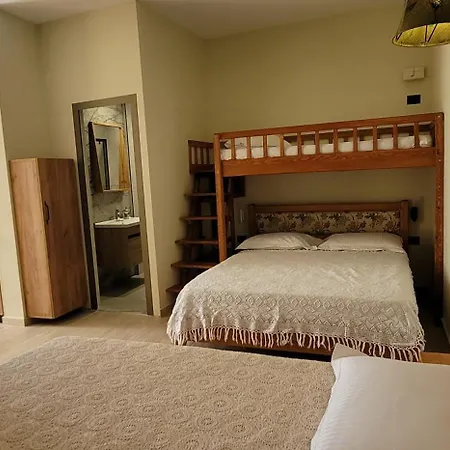 Margjelo's Twin In The Garden شكودر