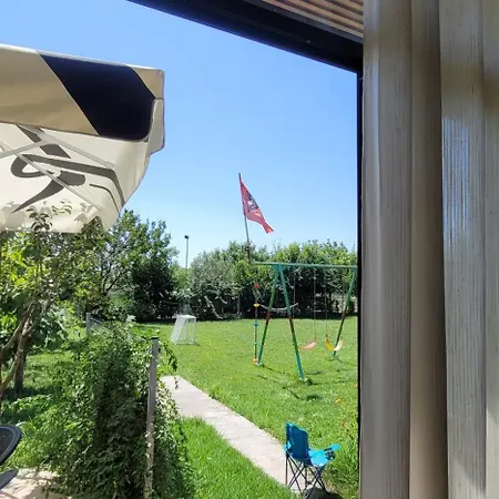 Margjelo's Twin In The Garden منزل ريفي *