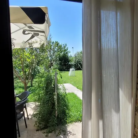 Margjelo's Twin In The Garden Country house *