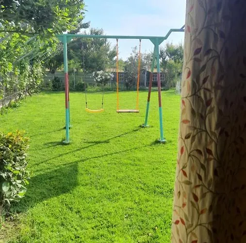 Margjelo's Twin In The Garden منزل ريفي شكودر