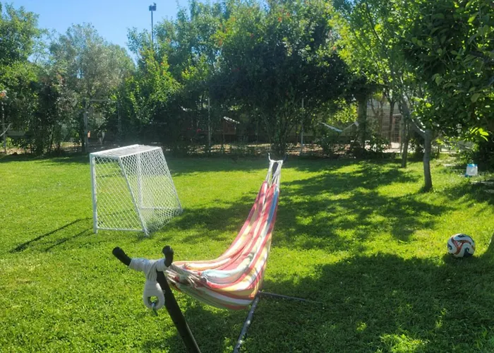 Margjelo's Twin In The Garden *